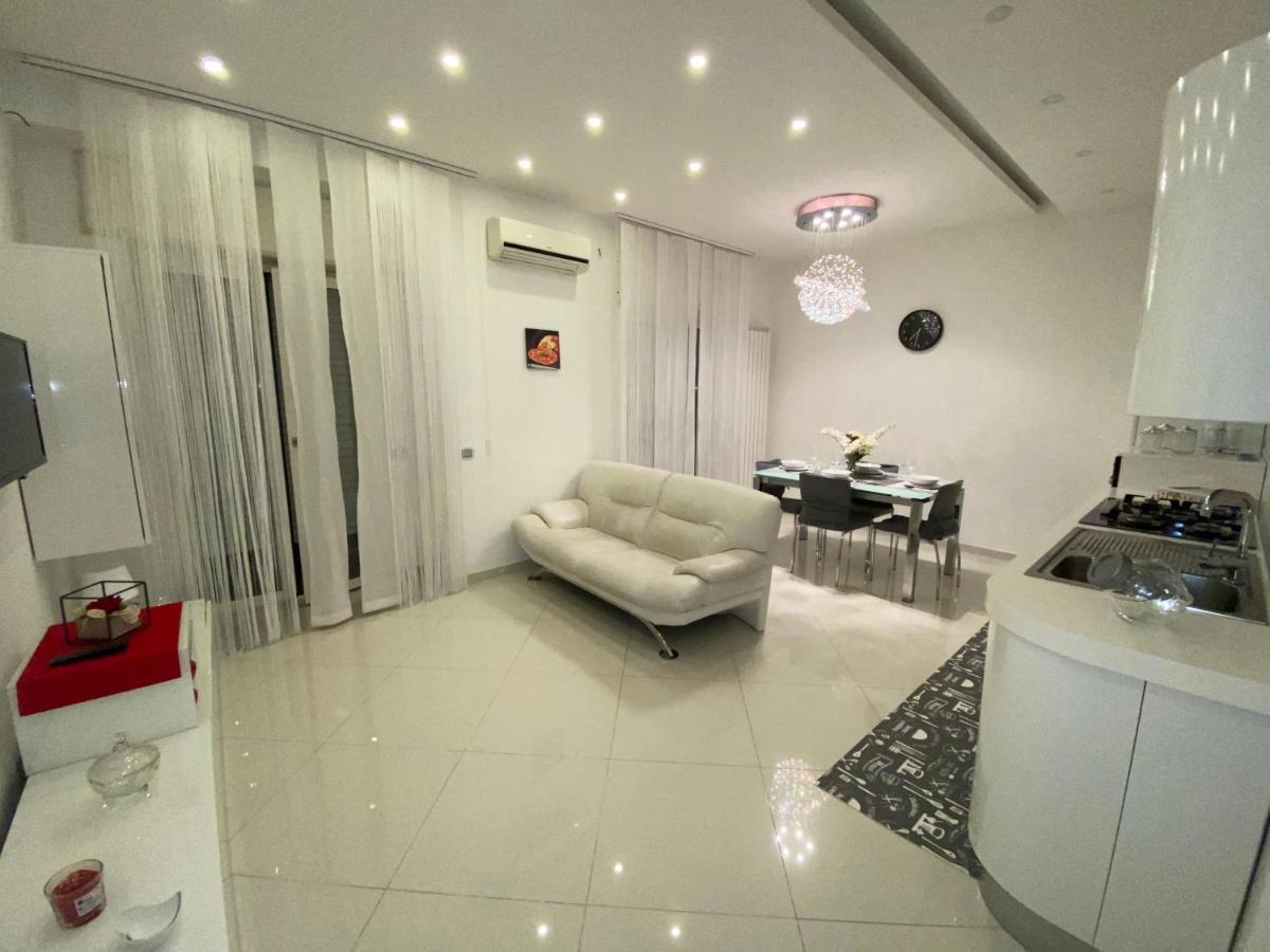 Casavacanza Carme' เนเปิลส์ ภายนอก รูปภาพ