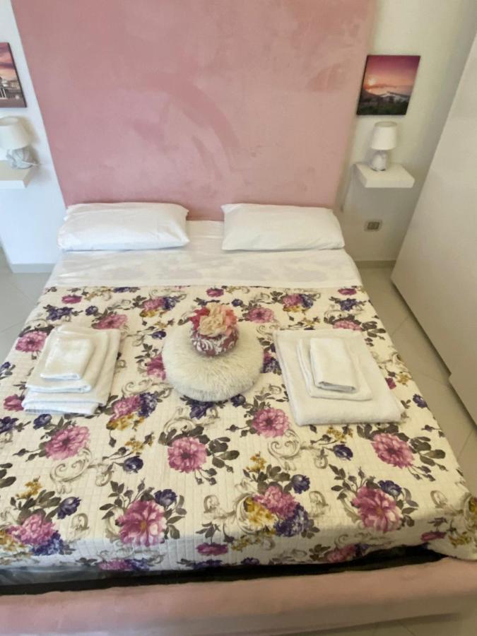 Casavacanza Carme' เนเปิลส์ ภายนอก รูปภาพ